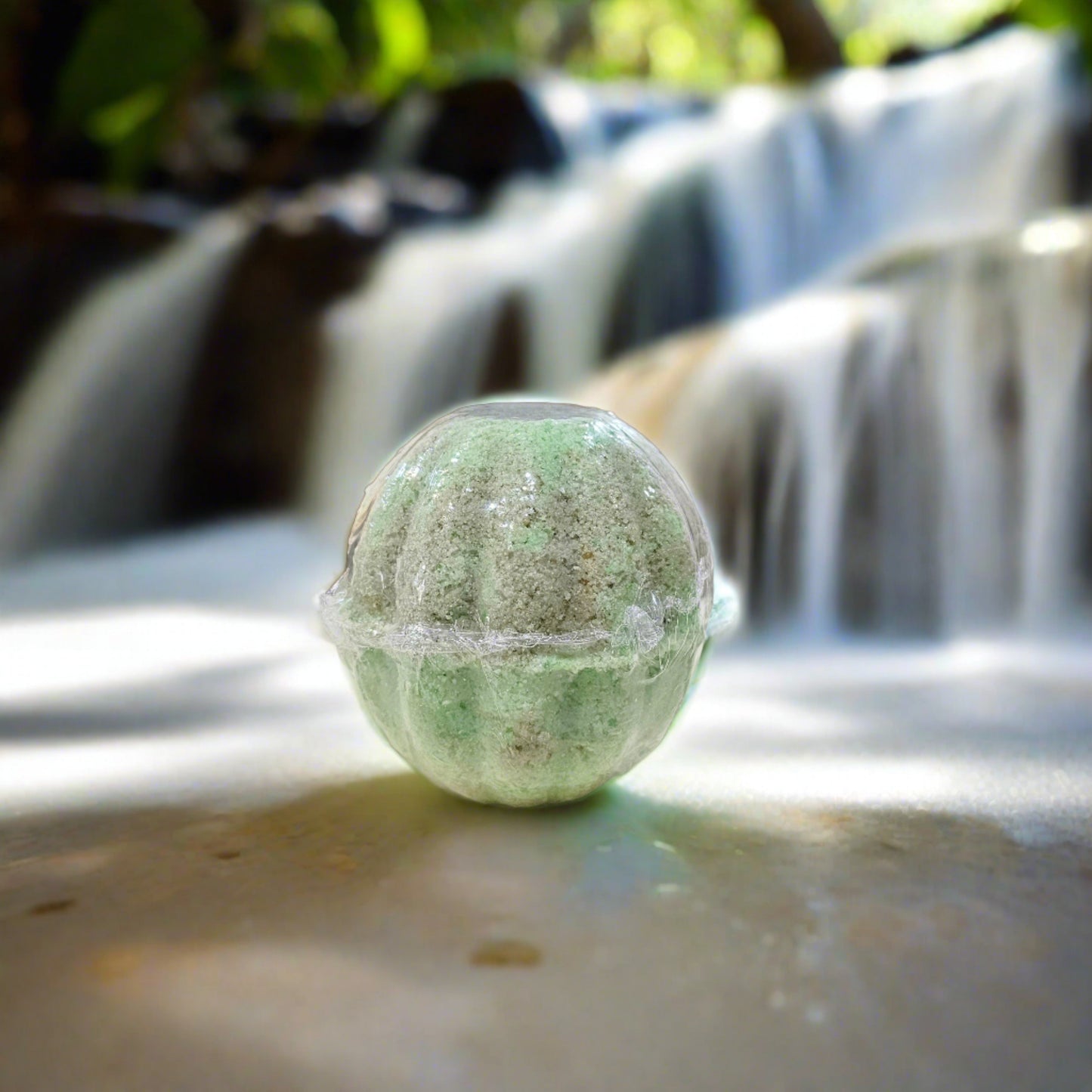 Foaming Bath Bomb by The Natural Lather